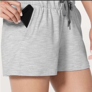Lululemon On the Fly Shorts size 8
